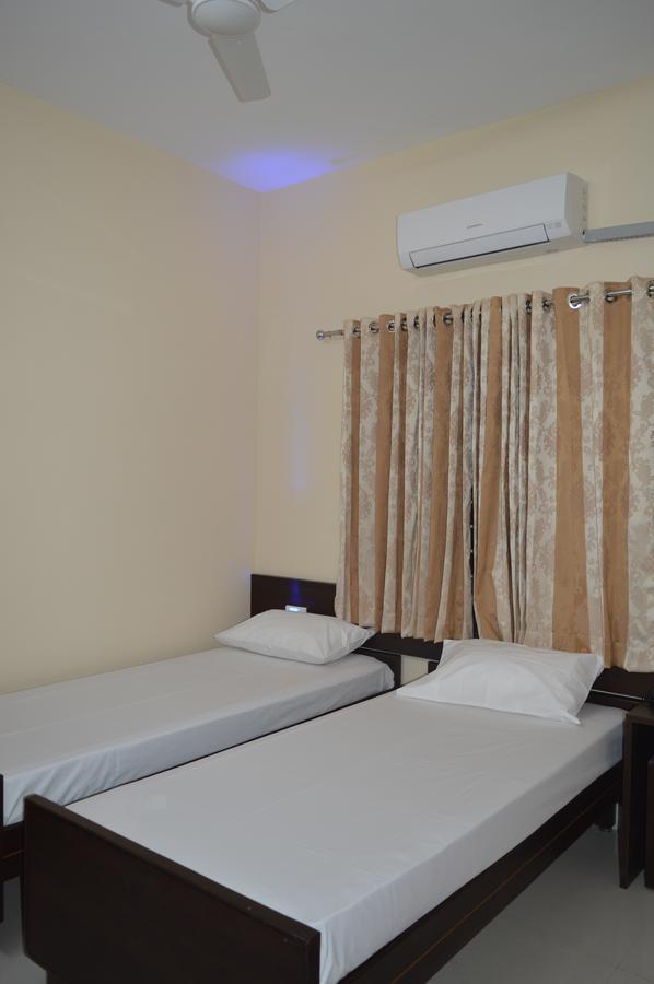 Sr Residency Hotell Tiruchirappalli Exteriör bild