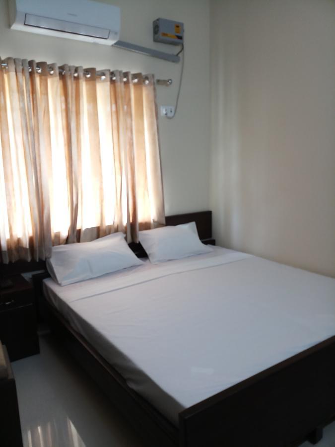 Sr Residency Hotell Tiruchirappalli Exteriör bild